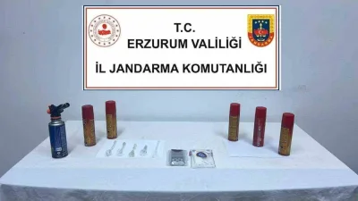 Erzurum İl Jandarma Komutanlığı’nca narkotik suçların önlenmesine yönelik düzenlenen operasyonda