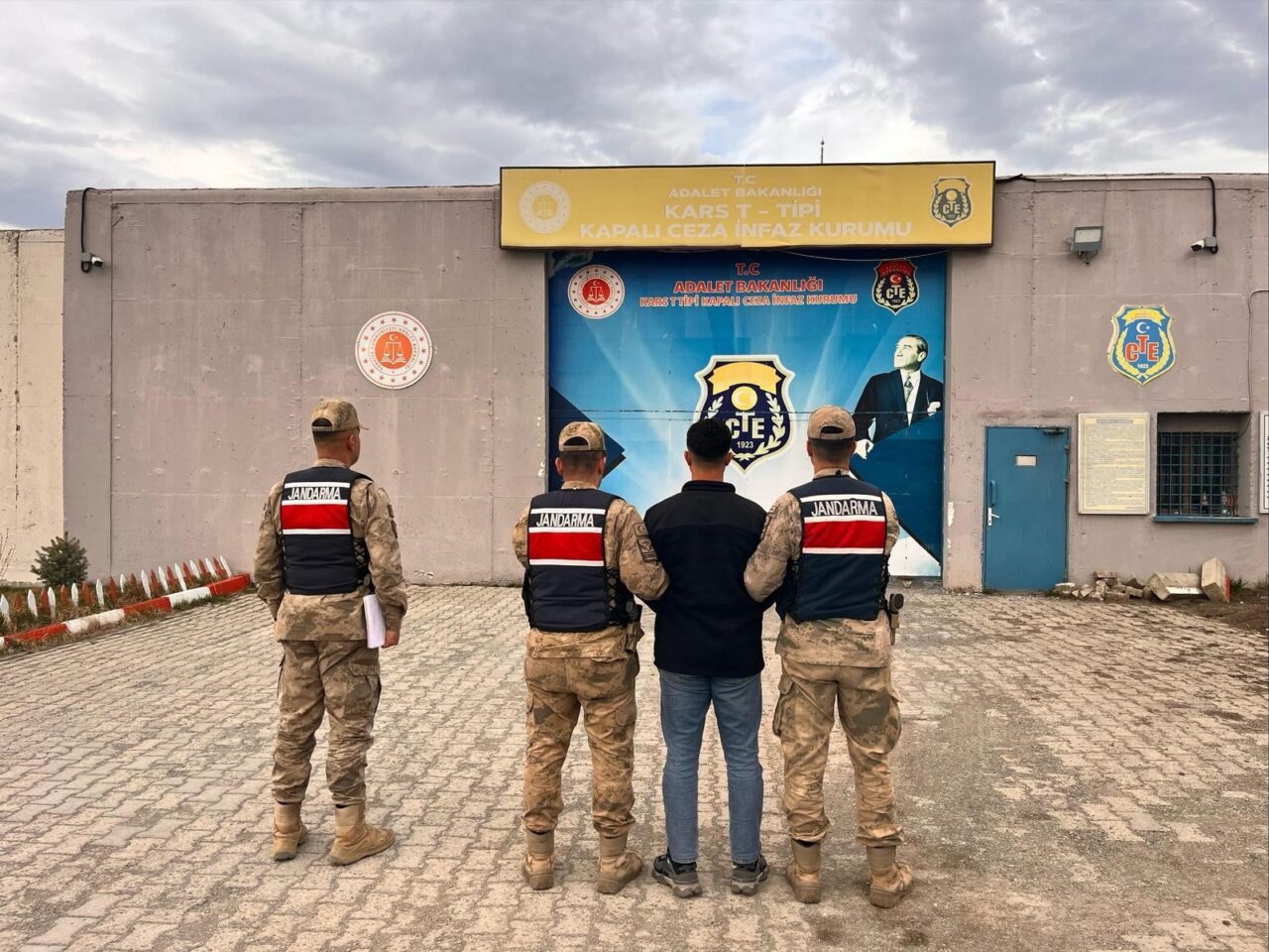 Kağızman’da kesinleşmiş hapis cezası bulunan 1 kişi yakalandı. Kars İl