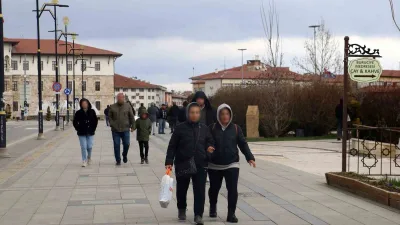 Uzman Klinik Psikolog Kerime Begüm Özkaya, havaların kapalı olmasıyla birlikte