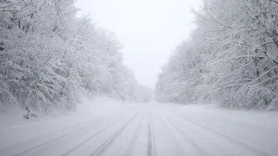 Nisan ayında etkili olan yoğun kar, 312 yolunun ulaşıma kapanmasına