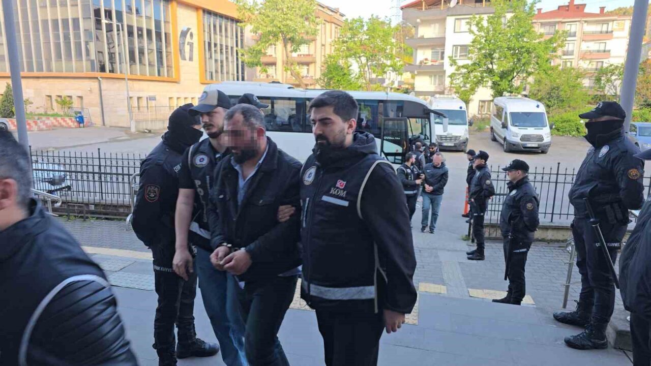 Zonguldak’ın Karadeniz Ereğli ilçesinde silah kaçakçılığına yönelik düzenlenen operasyonda gözaltına