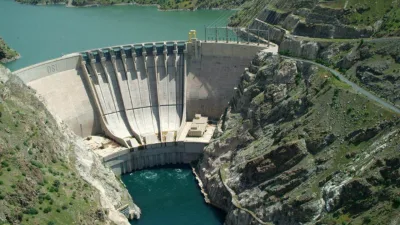 Türkiye’nin en büyük ikinci hidroelektrik santrali olan Karakaya Barajı, dev