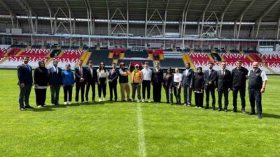 Erzincan’da düzenlenen karate aday hakemlik kursuna 16 kursiyer katıldı. 13