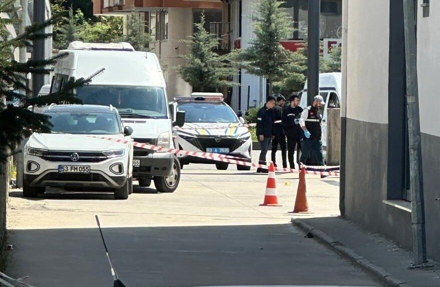Rize’de kardeşlerin hastane önündeki kavgasında kan aktı. Olay, Pazar ilçesine