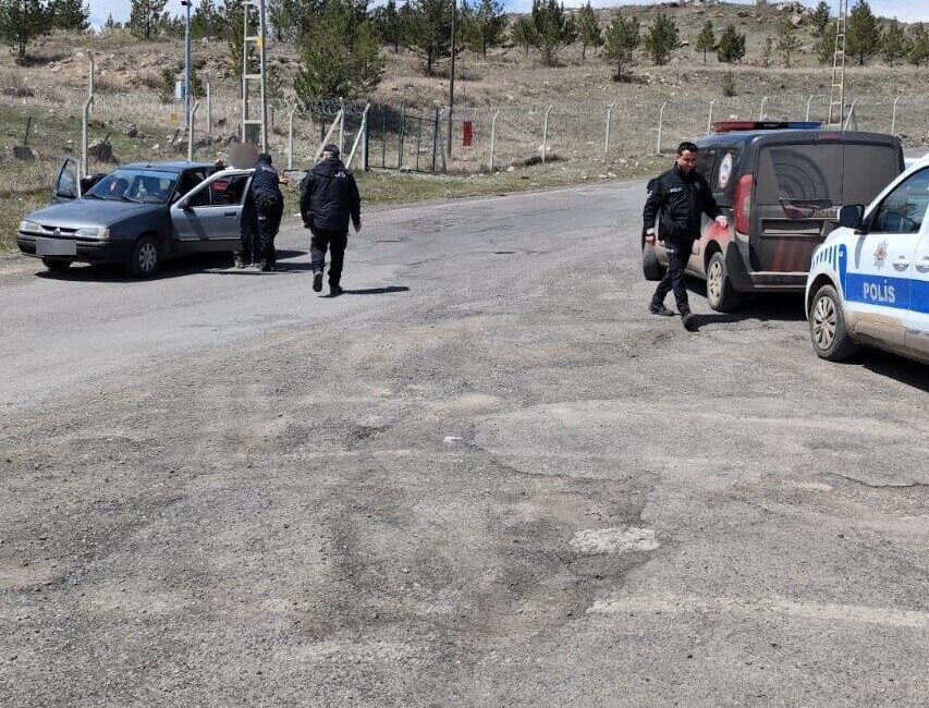 Kars’ta asayiş ve güvenlik uygulamaları sürüyor. Kars Emniyet Müdürlüğü bağlı