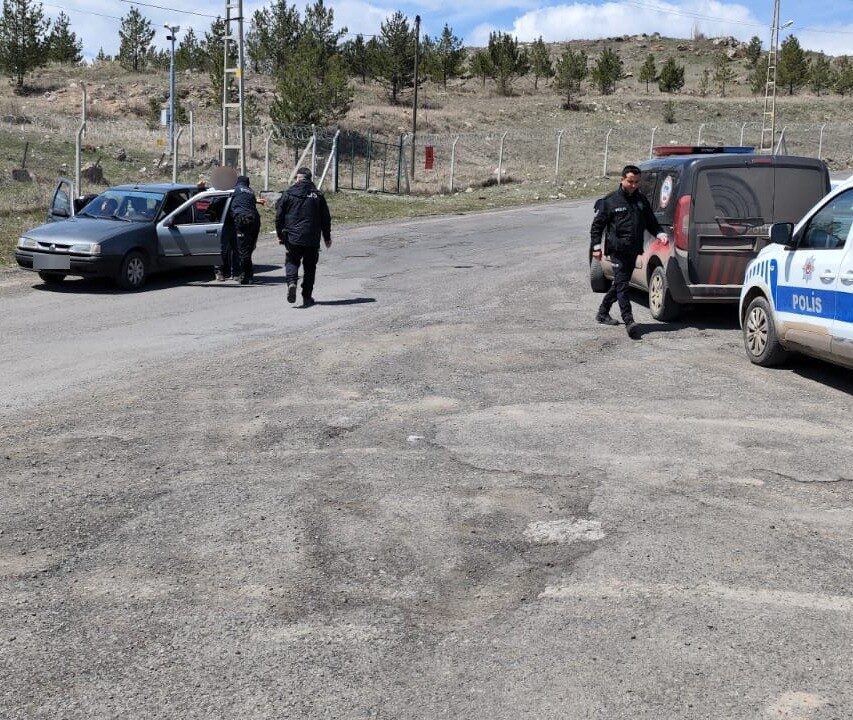 Kars’ta asayiş ve güvenlik uygulamaları sürüyor. Kars Emniyet Müdürlüğü bağlı