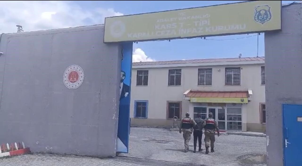 Kars’ta hakkında 4 yıl kesinleşmiş hapis cezası bulunan 1 kişi