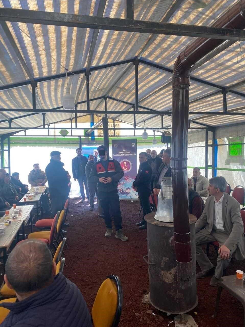 Kars’ta jandarma vatandaşları siber dolandırıcılığa karşı uyardı. Kars İl Jandarma