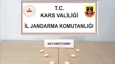 Kars’ta makatında sakladığı 6 parça uyuşturucu ile yolculuk eden İranlı