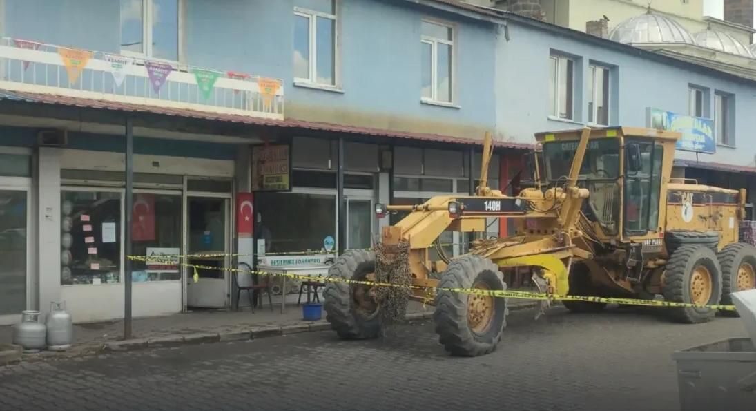 Kars’ta 2 grup arasında çıkan silahlı kavgada, kurşunun isabet ettiği