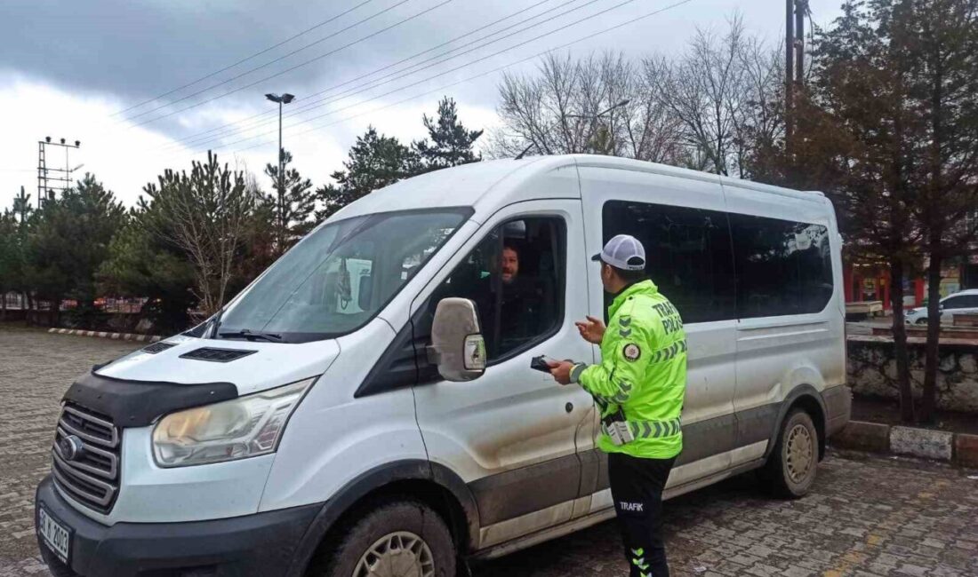 Kars’ta öğrenci servis taşımacılığına yönelik denetimler artırıldı. İl Emniyet Müdürlüğü