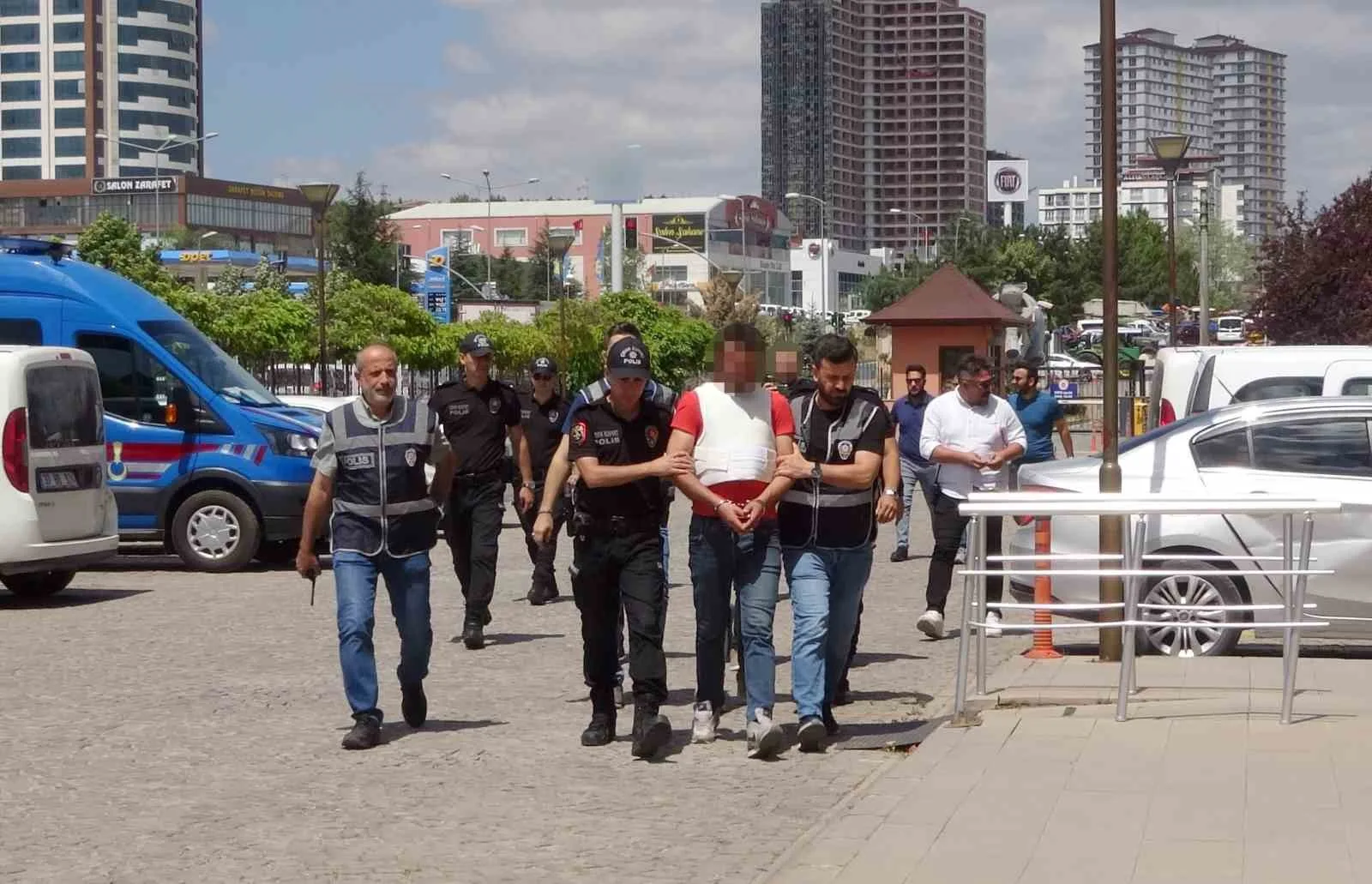 Kastamonu'da market önünde çıkan silahlı kavgada Özgür Uzun'un ölümü ve