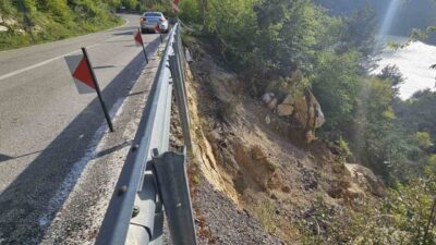 Kastamonu’nun Cide ilçesi ile Bartın arasında ulaşımın sağlandığı sahil yolunda