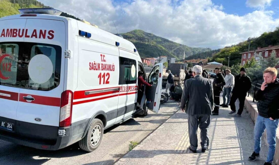 Kastamonu’da seyir halindeki motosiklet, kamyona çarptı. Kazada yaralanan sürücü hastaneye