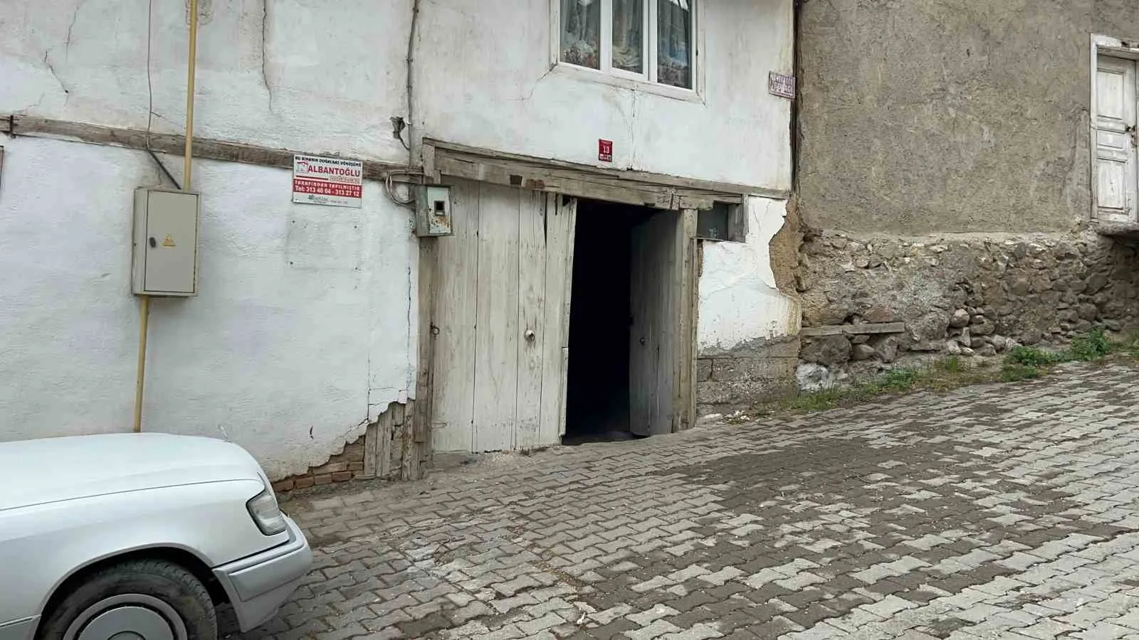 Tosya ilçesinde yaşanan olayda Mustafa Bırtlak, H.K. tarafından tüfekle vurularak