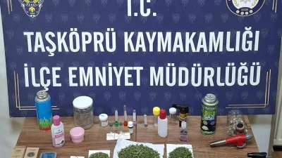 Kastamonu’nun Taşköprü ilçesinde polis ekipleri tarafından düzenlenen uyuşturucu operasyonunda 1