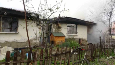 Kastamonu'da Turgut Çetin'e ait tek katlı evde çıkan yangında, evin