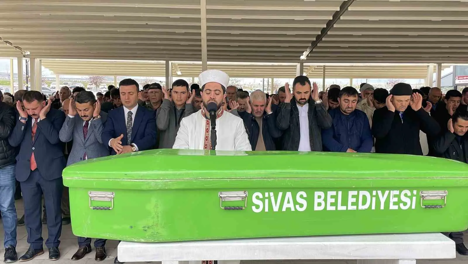 Sivas'ta trafik kazasında hayatını kaybeden tarih öğretmeni Şenel Yılmaz, bugün
