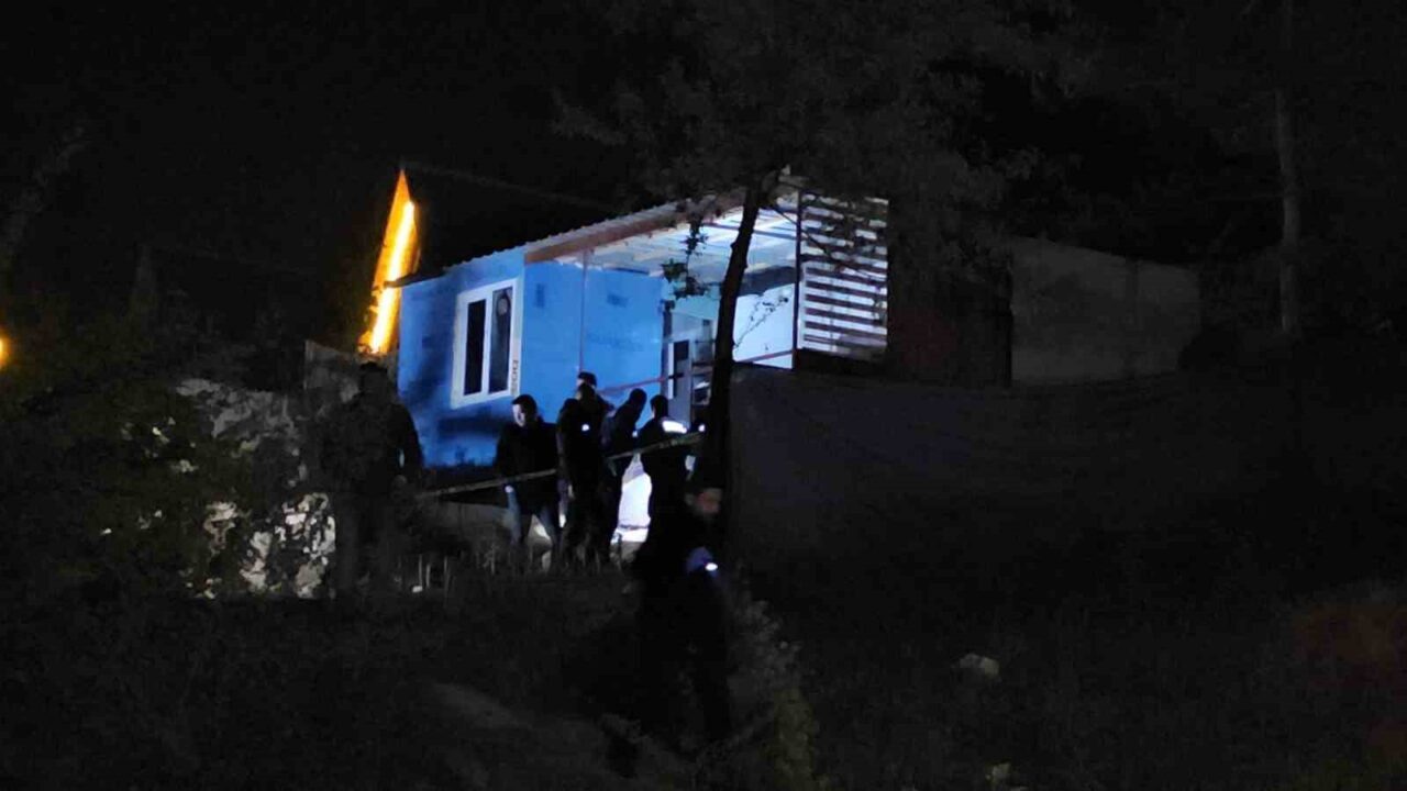 Sakarya’nın Sapanca ilçesinde 29 yaşındaki genç, arkadaş ortamında kazara ateşlendiği