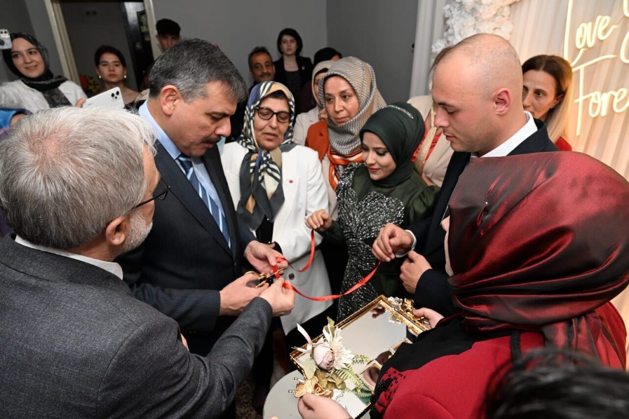 Erzurum Valisi Mustafa Çiftçi, anne ve babasını genç yaşta kaybeden