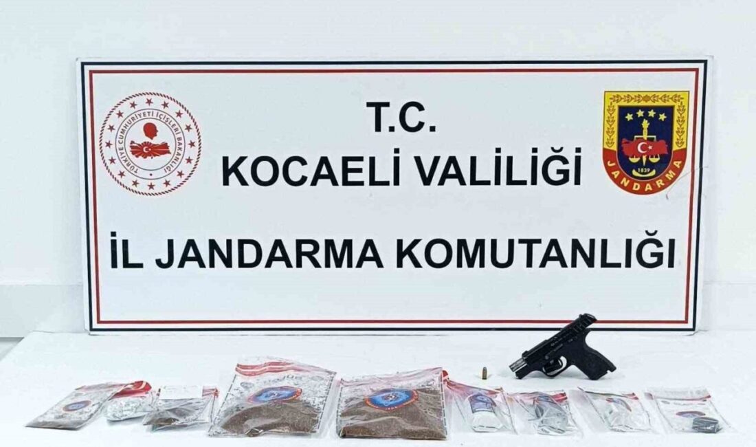 Kocaeli’nin Darıca ilçesinde bir ikamette yapılan operasyonda, 1 kilogram 176