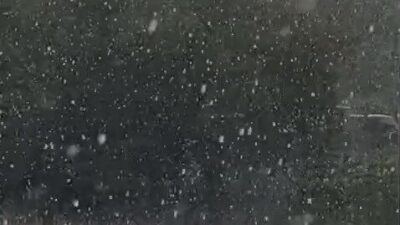 Kocaeli’de etkili olan dolu ve sağanak yağış sebebiyle sürücülere zor