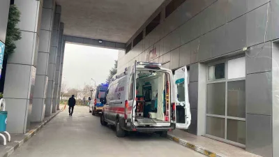Körfez ilçesinde tavuk döner yiyen 52 kişi zehirlenme belirtileri gösterdi.
