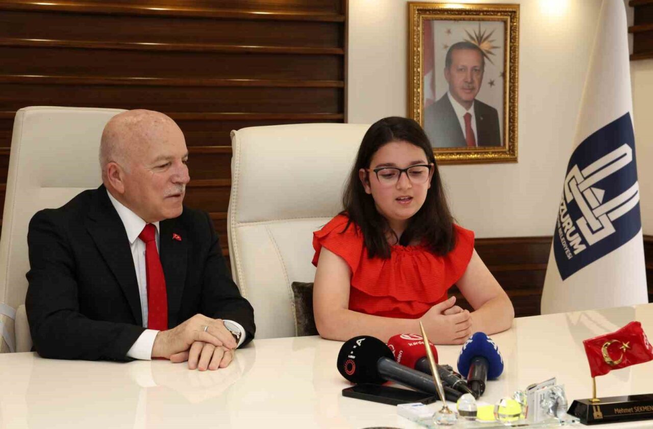 Erzurum Büyükşehir Belediye Başkanı Nazlı Aksoy, gazetecilere yaptığı açıklamada, tüm