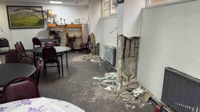 Silivri merkezli 6,2 büyüklüğündeki depremde Küçükçekmece’de bulunan 6 katlı binanın