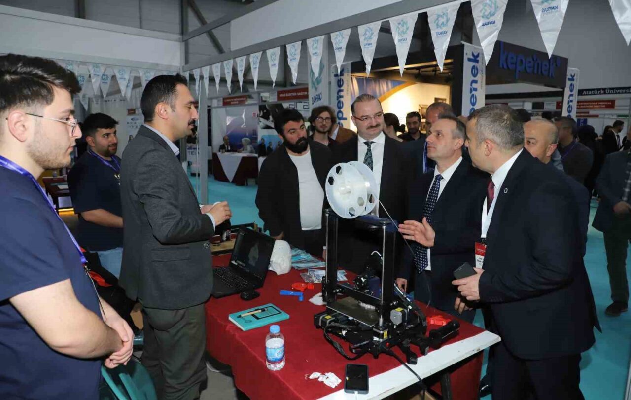 Atatürk Üniversitesi ev sahipliğinde düzenlenen ve ülkemizin en büyük kariyer