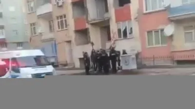 Malatya'nın Battalgazi ilçesinde ağır hasarlı bir binada ölü bulunan 31