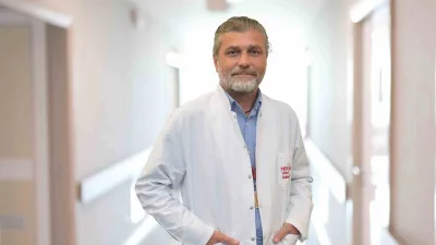 Kalp krizi belirtileri arasında yer alan mide ağrısının yanlış yorumlanabildiğini