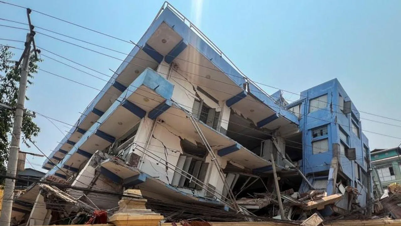 28 Mart'ta Myanmar'da meydana gelen 7,7 ve 6,4 büyüklüğündeki depremlerde