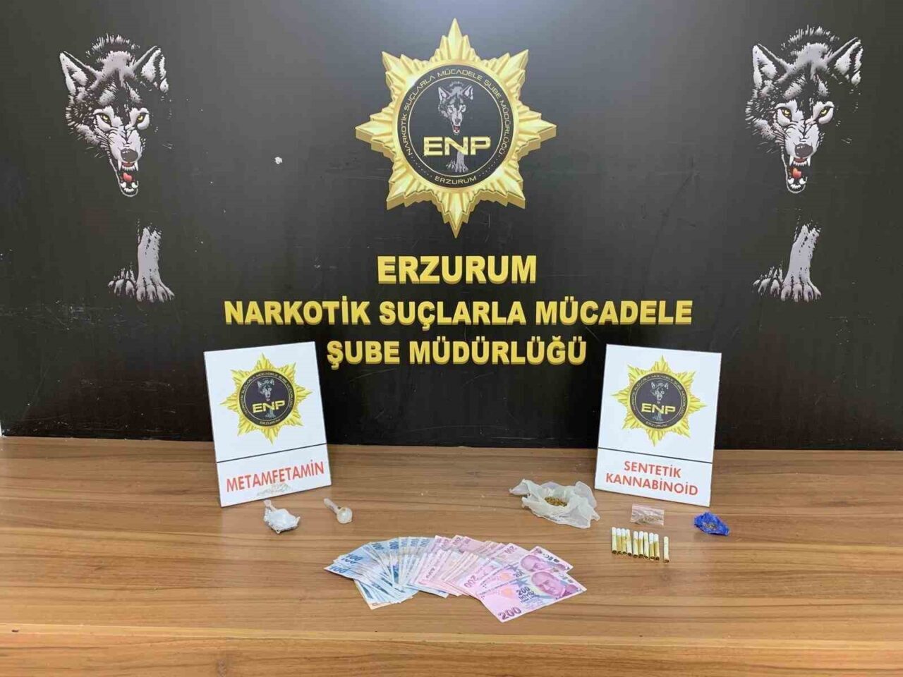 Erzurum Emniyet müdürlüğü Narkotik Suçlarla Mücadele Şube Müdürlüğü ekiplerince sokak