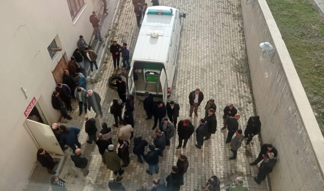 Erzurum’un Tekman ilçesinde Çiriş toplarken kayalıklardan düşen şahıs hayatını kaybetti.