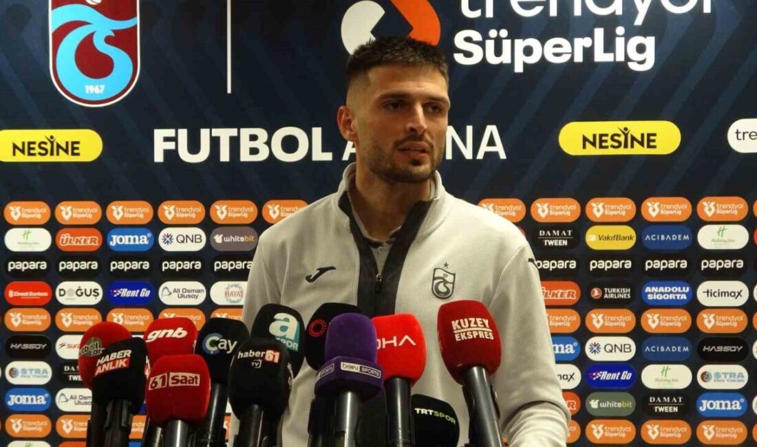 Trabzonspor’un başarılı futbolcusu Okay Yokuşlu, son haftalarda yükselen bir grafikleri