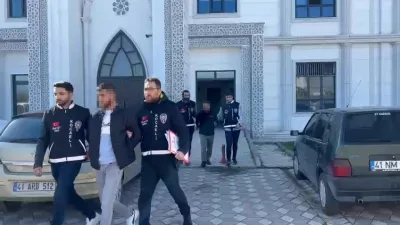 Kocaeli’nin Derince ilçesinde 33 yaşındaki adamın, 7 yaşındaki oğlunu almak