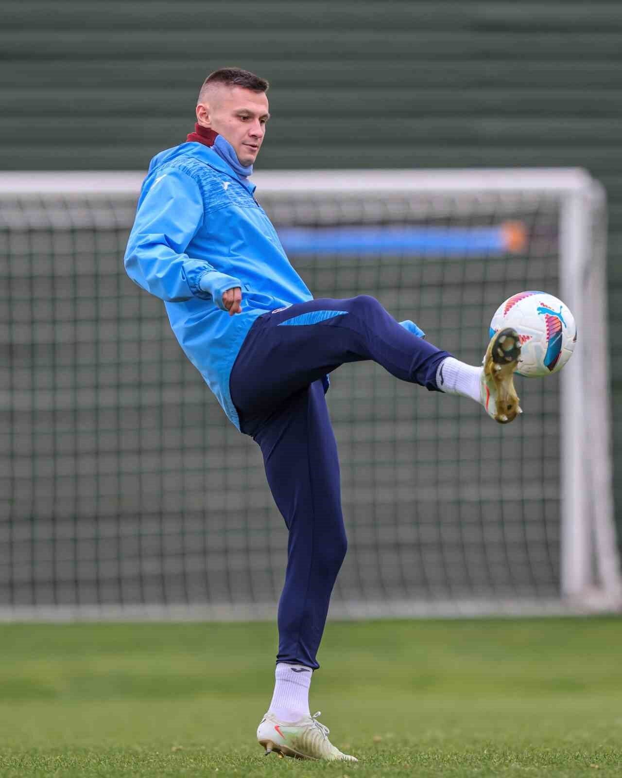 Trabzonspor’un ikinci transfer döneminde kadrosuna kattığı Ukraynalı futbolcu Oleksandr Zubkov,