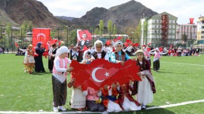 Oltu’da hava muhalefeti nedeni ile ertelenen 23 Nisan Ulusal Egemenlik