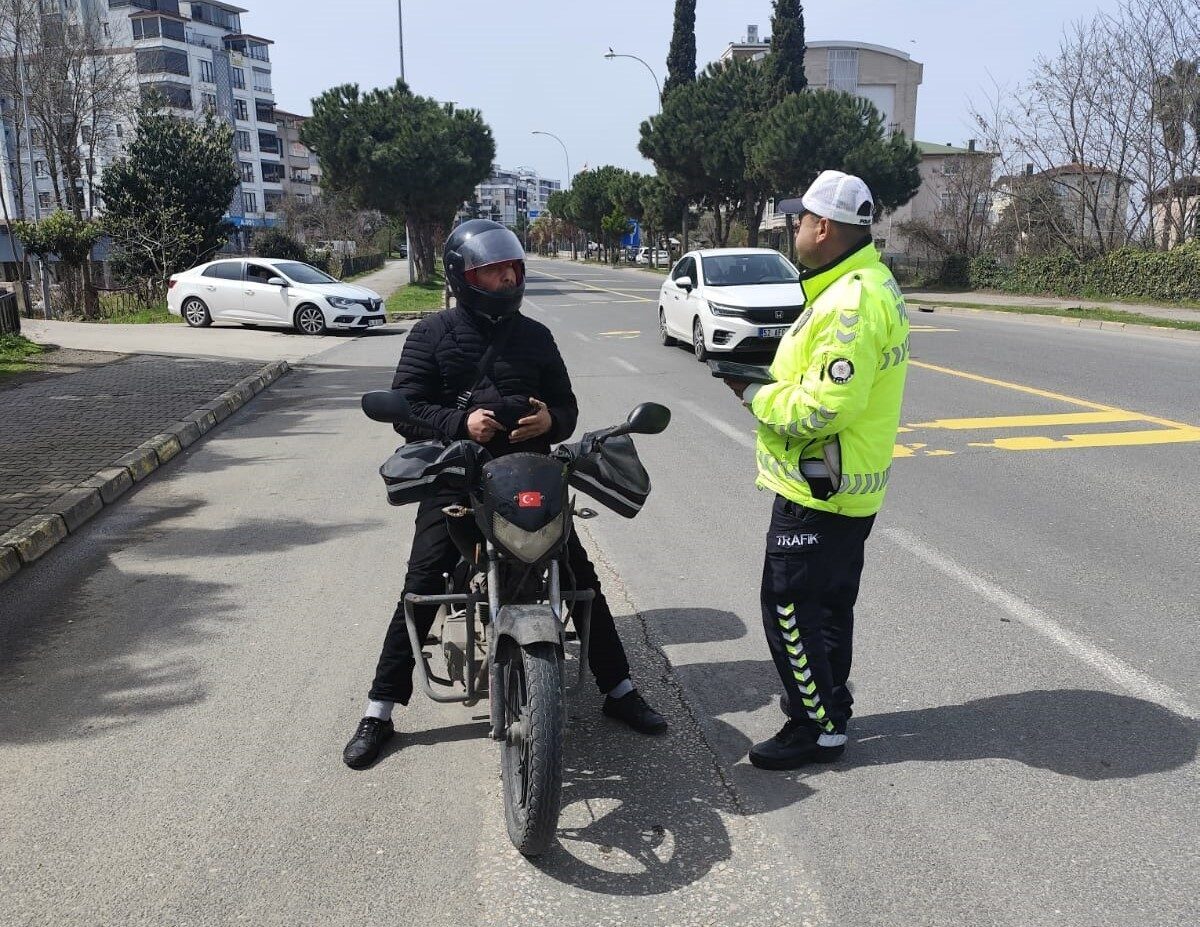 Ordu’da polis ekipleri tarafından trafik kazalarını azaltmaya yönelik yapılan denetimlerde