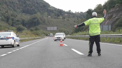 Ordu’da polis ekipleri tarafından trafik kazalarını azaltmaya yönelik yapılan denetimlerde