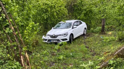 Ordu’nun Ünye ilçesinde kontrolden çıkan otomobilin fındık bahçesine uçması sonucu