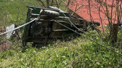 Ordu’nun Ulubey ilçesinde patpatın ağaca çarpması sonucu meydana gelen trafik