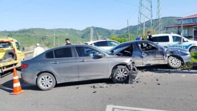 Ordu’nun Ünye ilçesinde meydana gelen trafik kazasında 2 kişi yaralandı.