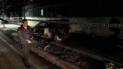 Sivas’ta kontrolden çıkan otomobilin ağaca çarpmasıyla meydana gelen trafik kazasında