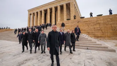 CHP Genel Başkanı Özgür Özel ve parti yöneticileri, 21’inci Olağanüstü