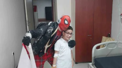 İzmirli "Pijamalı Spiderman" Ayaz Salih Koç, Atatürk Üniversitesi Araştırma Hastanesi’nde