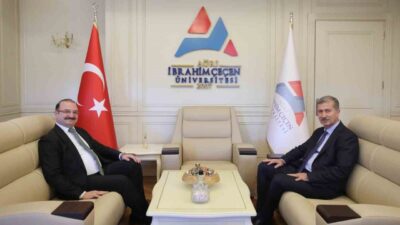 Atatürk Üniversitesi Rektörü Prof. Dr. Ahmet Hacımüftüoğlu, Cumhurbaşkanı Recep Tayyip