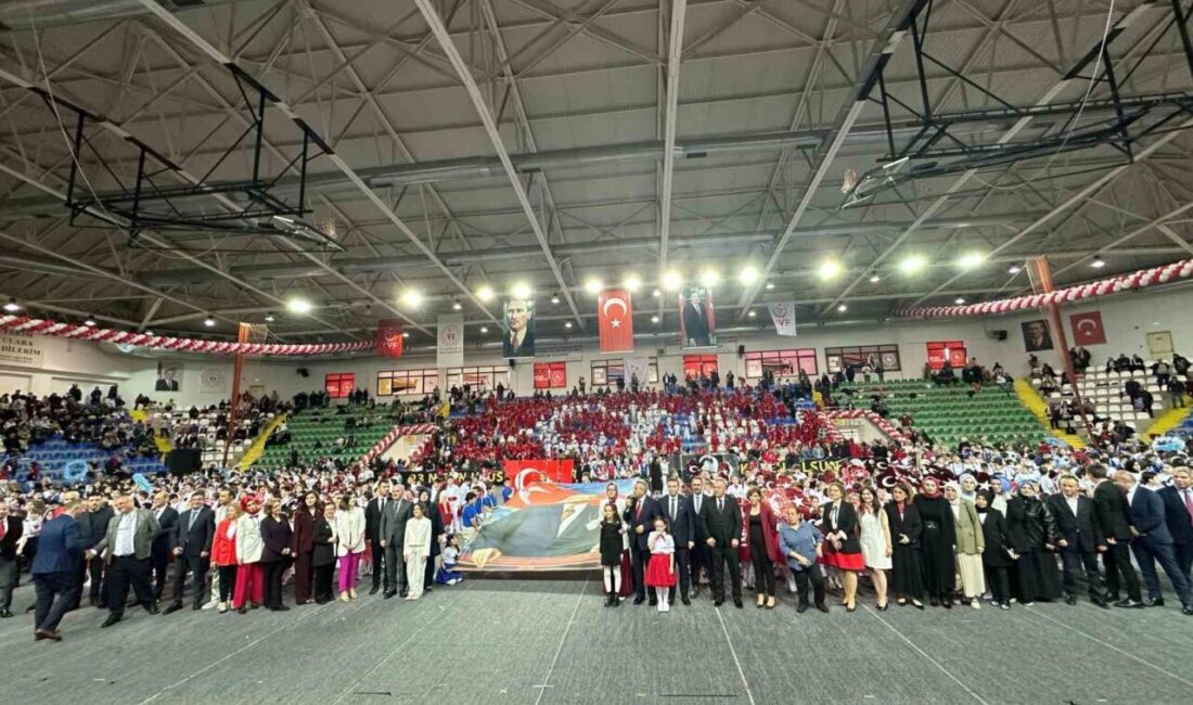 Rize’de 23 Nisan Ulusal Egemenlik ve Çocuk Bayramı kutlamaları öğrencilerin