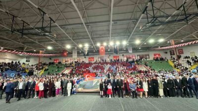 Rize’de 23 Nisan Ulusal Egemenlik ve Çocuk Bayramı kutlamaları öğrencilerin
